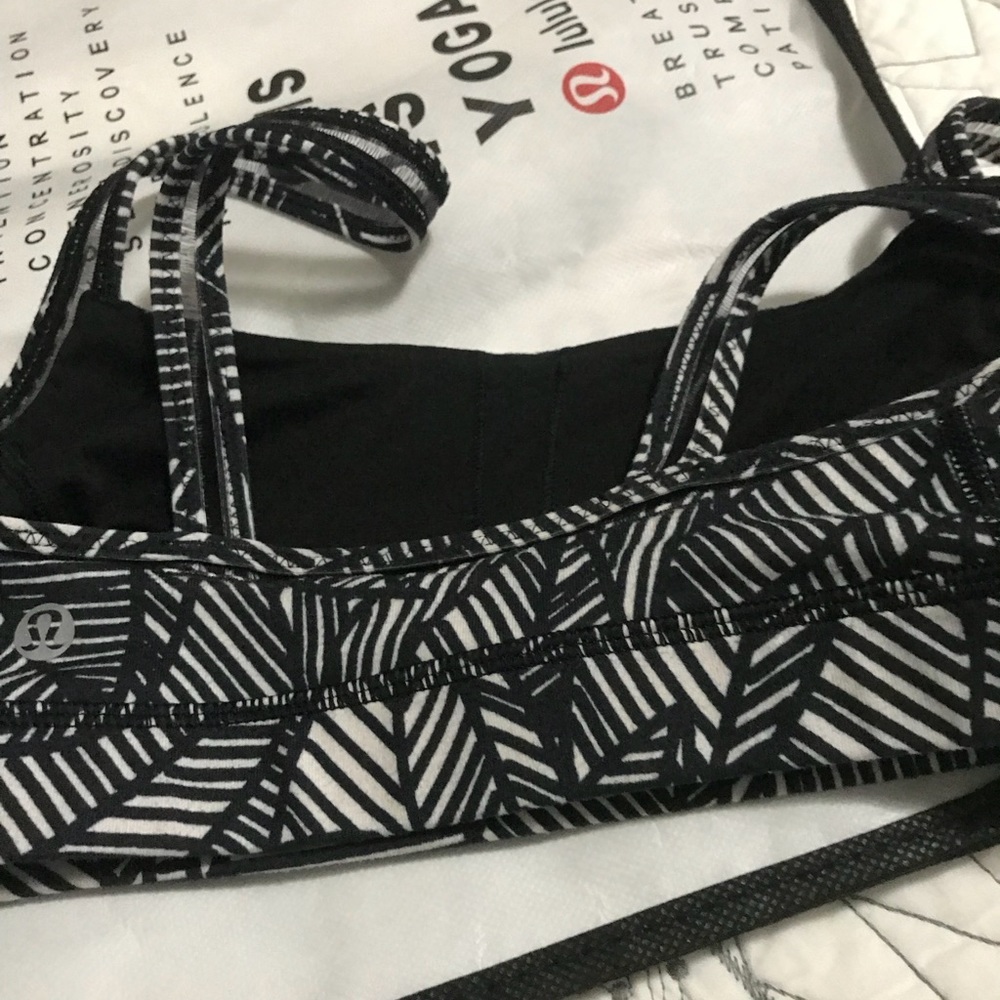 Lululemon - Picture 5 of 6